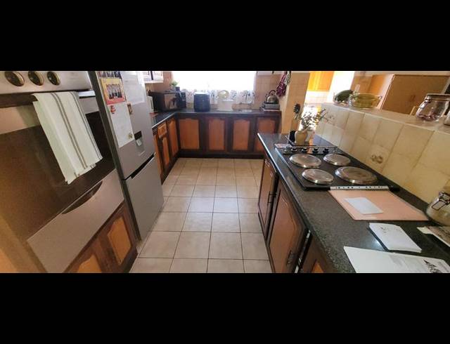 3 BEDROOM HOUSE FOR SALE IN BRACKENHURST